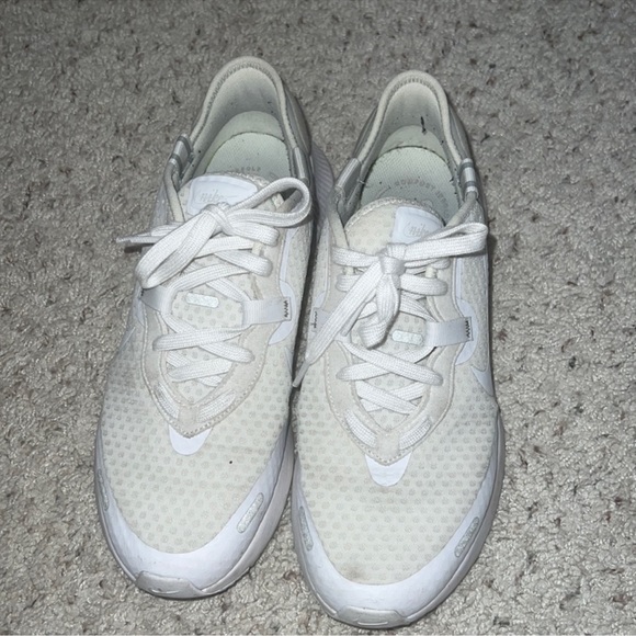 WHITE NIKE REPOSTO - Picture 2 of 11